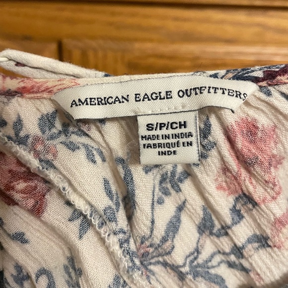 American Eagle Floral Tank Top - Picture 3 of 3